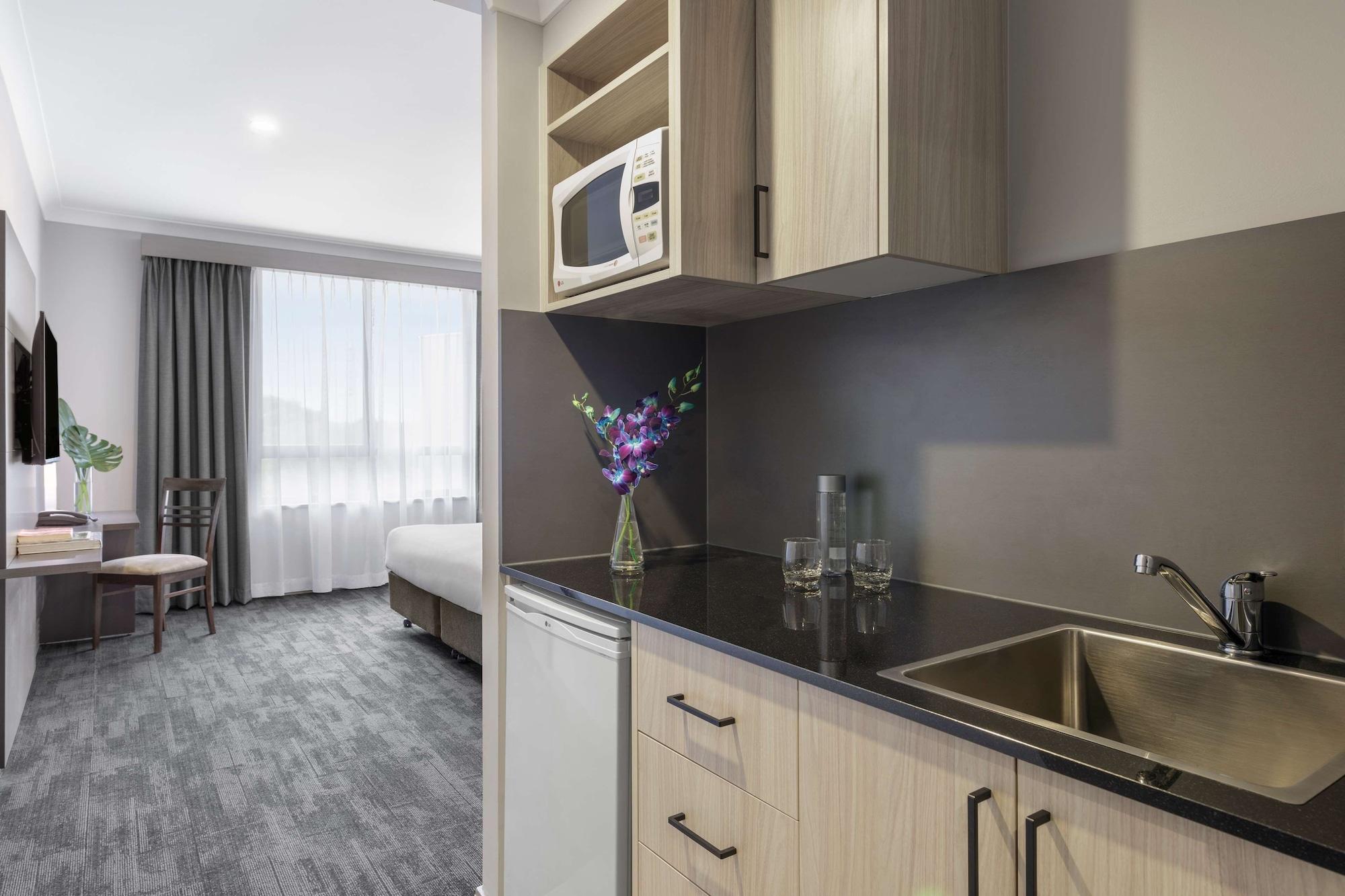 Oaks Sydney North Ryde Suites Exterior photo