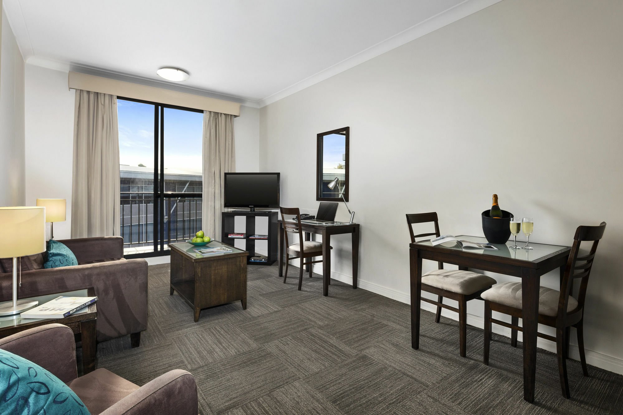 Oaks Sydney North Ryde Suites Exterior photo